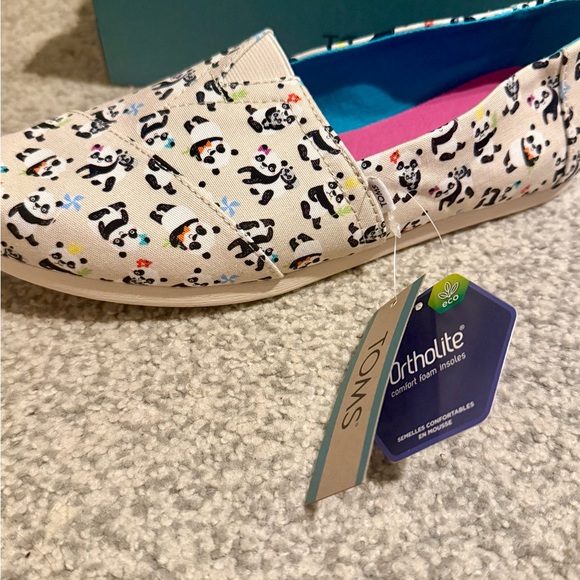 TOMS Panda Print Shoes - Picture 2 of 4